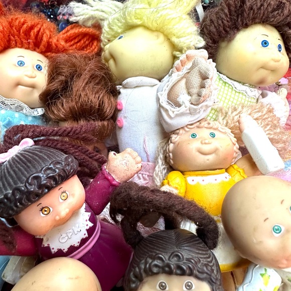 Cute Played with Cabbage Patch Dolls! Some Metal 150’s Kids  Metal Dishes! Iron! - Picture 3 of 10